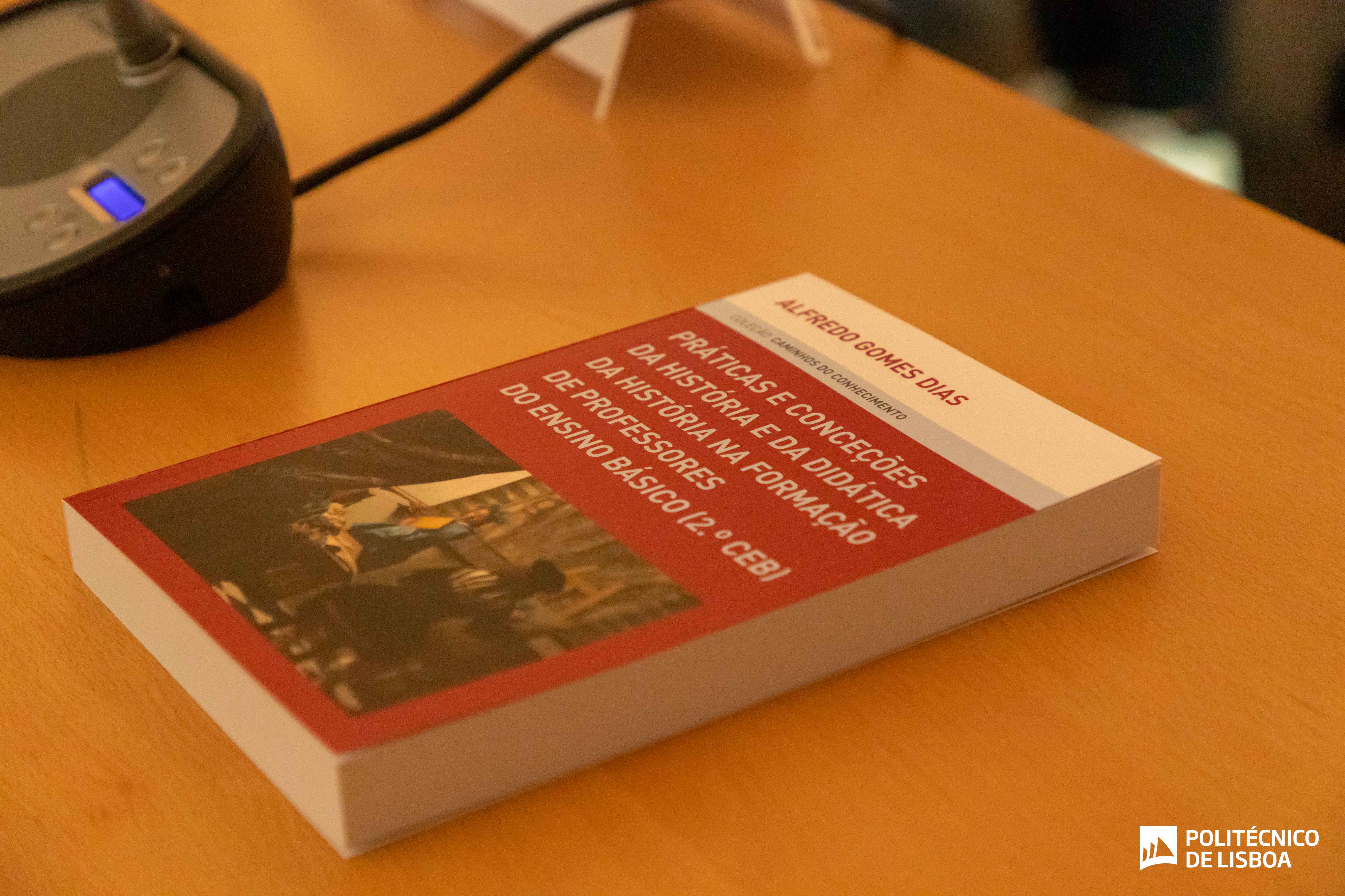 Novo lançamento da coleção Caminhos do Conhecimento aborda Práticas e Conceções da História e da Didática da História