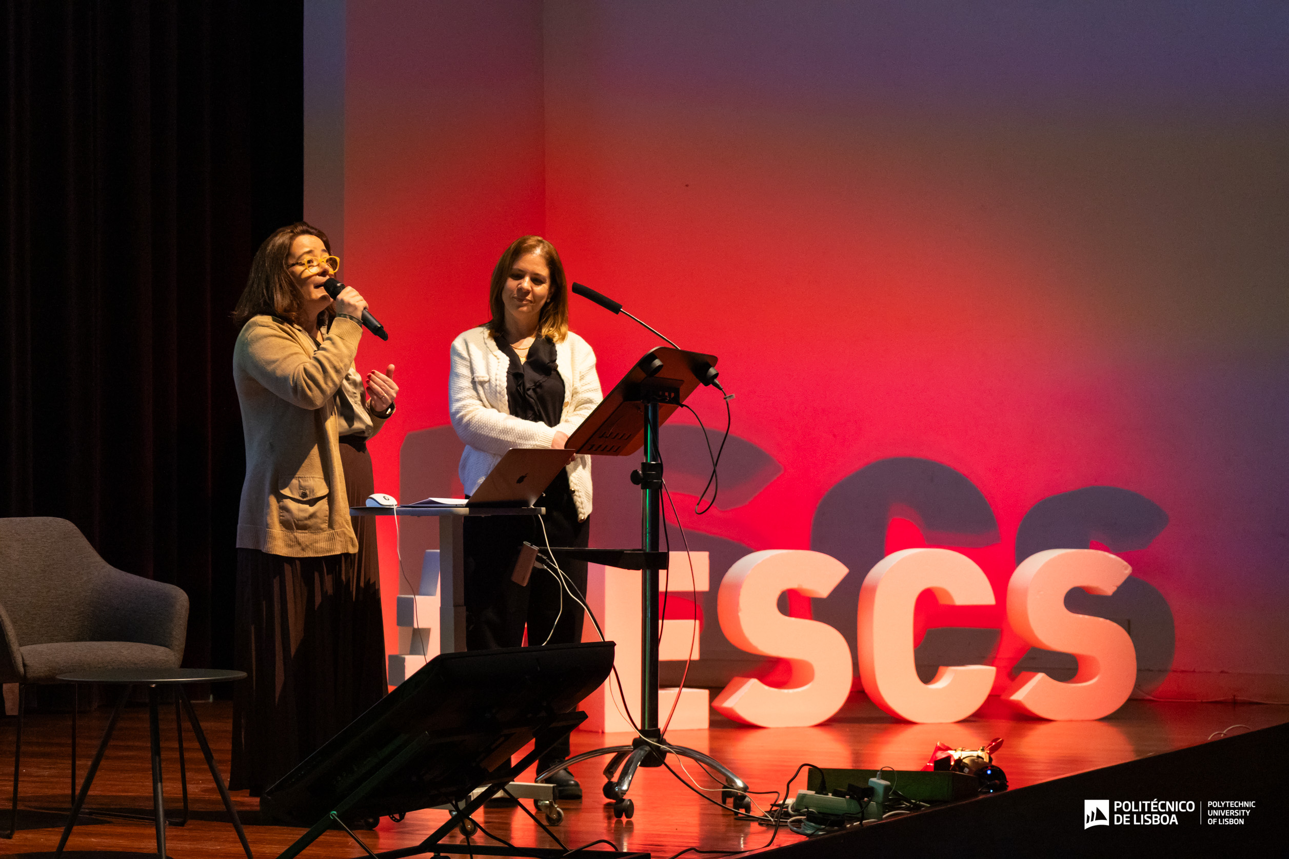 fernanda bonacho - docente da ESCS
