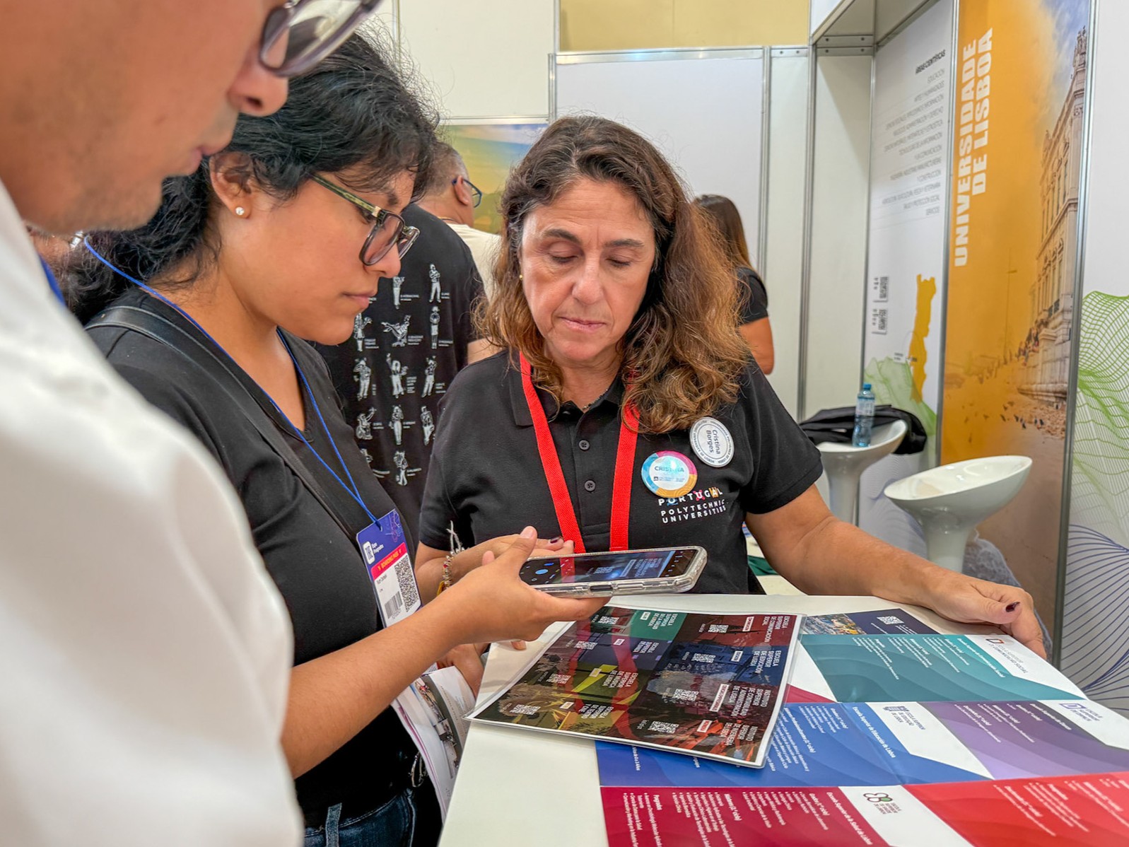 Professora Cristina Borges a apresentar a oferta formativa da UPL