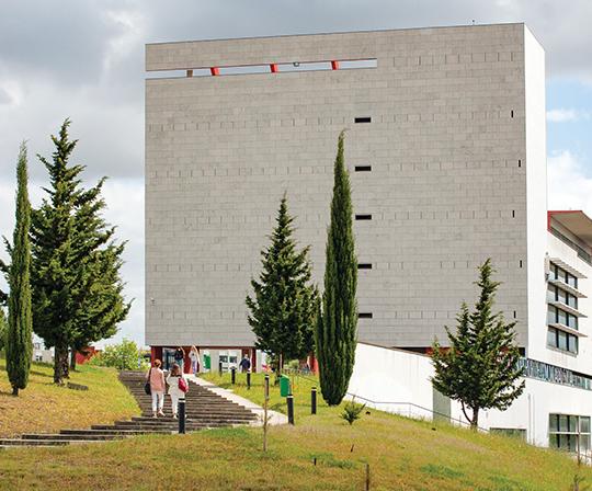 Escola Superior de Comunicação Social (ESCS)