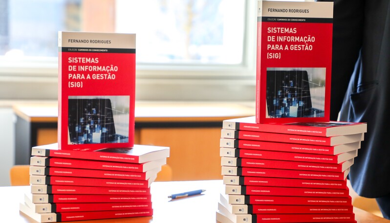 Sistemas de Informação para a Gestão (SIG) em livro